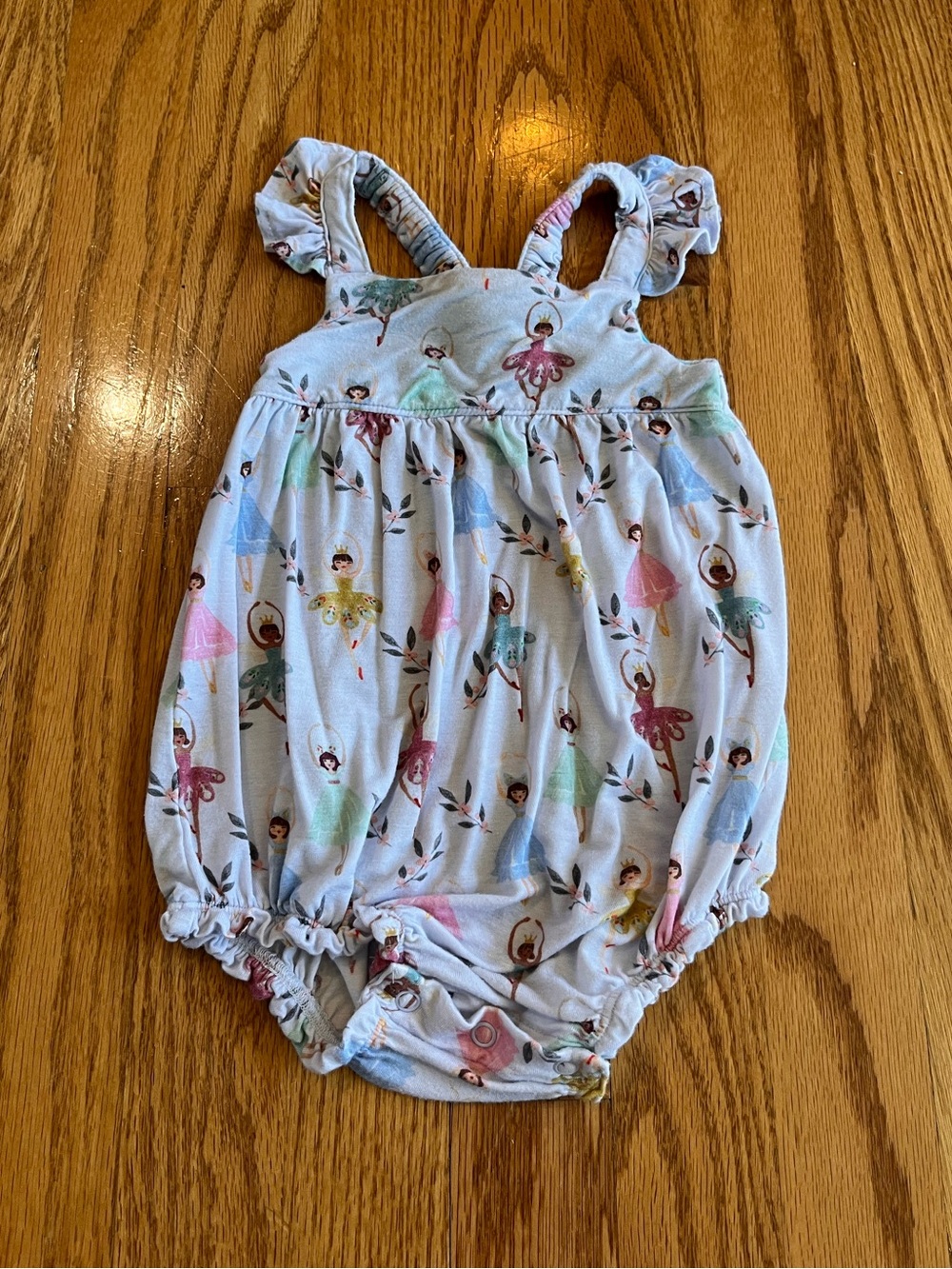 Posh Peanut Ruffled Romper Size 12-18 Month “Noel” Print